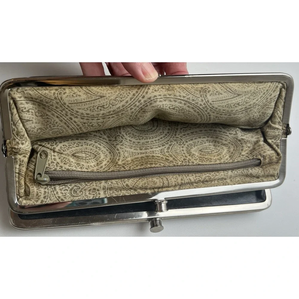 Hobo International Lauren Leather Clutch/Wallet Black Bifold Magnetic 9